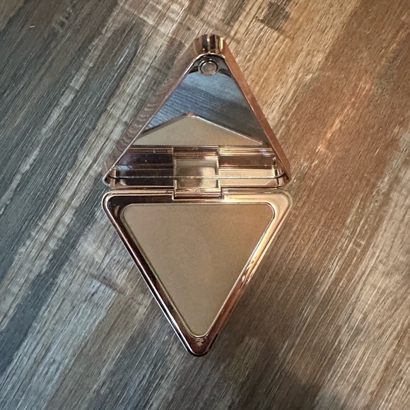 LYS No Limits Matte Bronzer - Picture 2 of 2